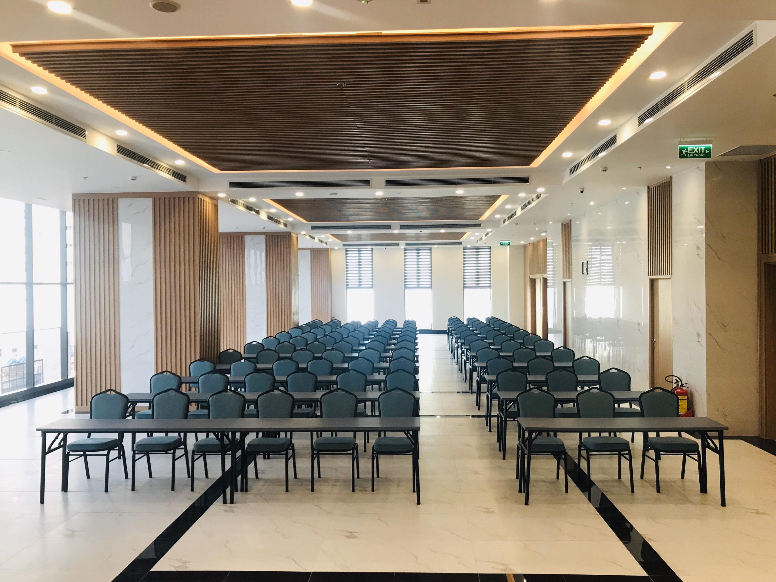 버고 호텔 나트랑 외부 사진 The 2019 conference venue