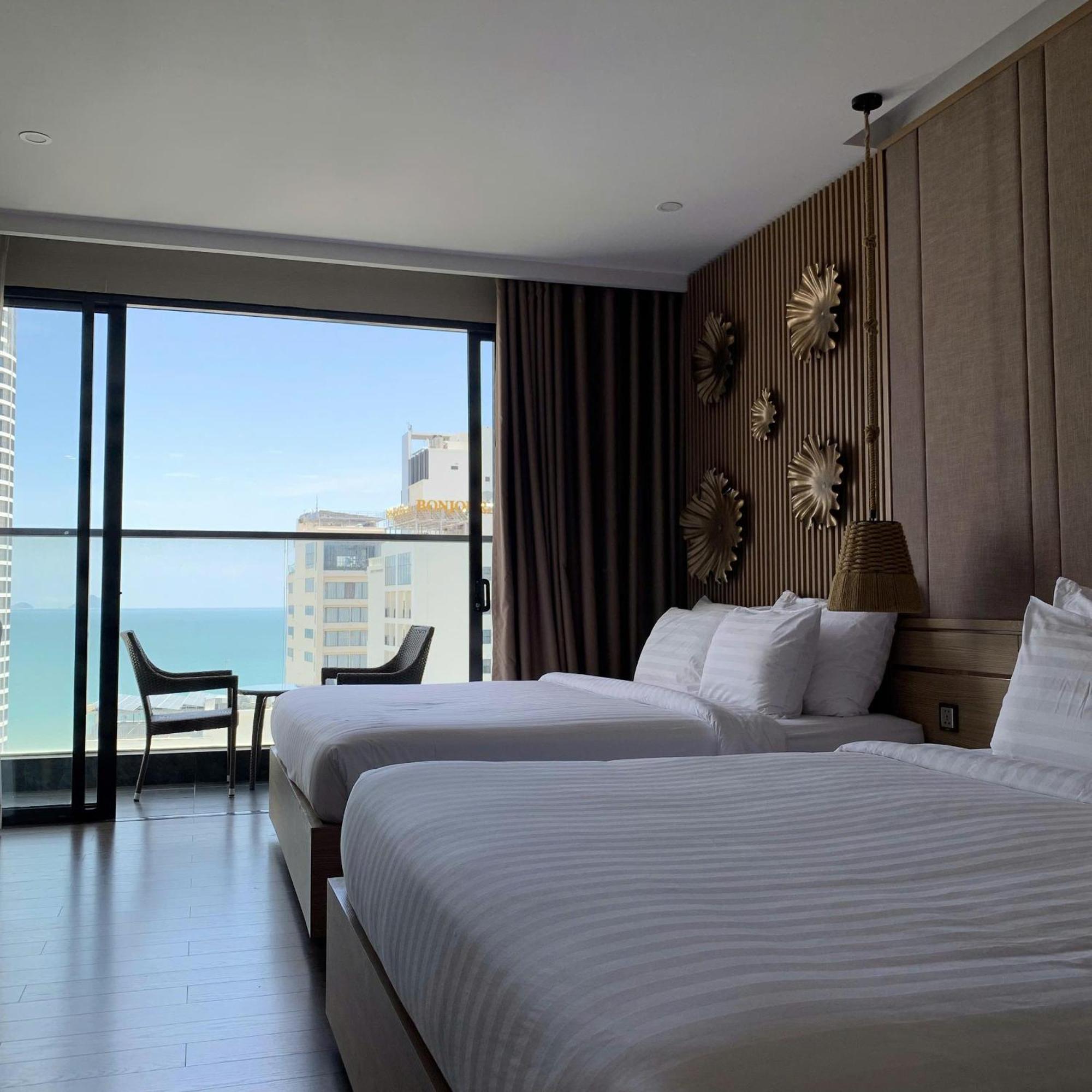 버고 호텔 나트랑 외부 사진 Deluxe Ocean View